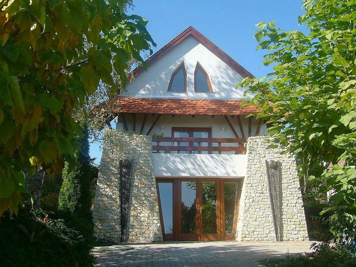 Flair Apartmanház Eger Exterior foto
